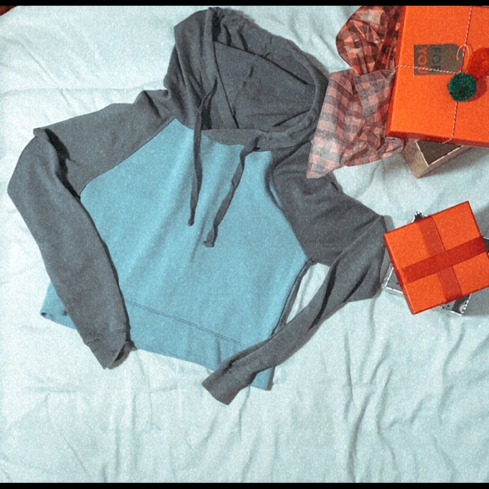 Cropped hoodie